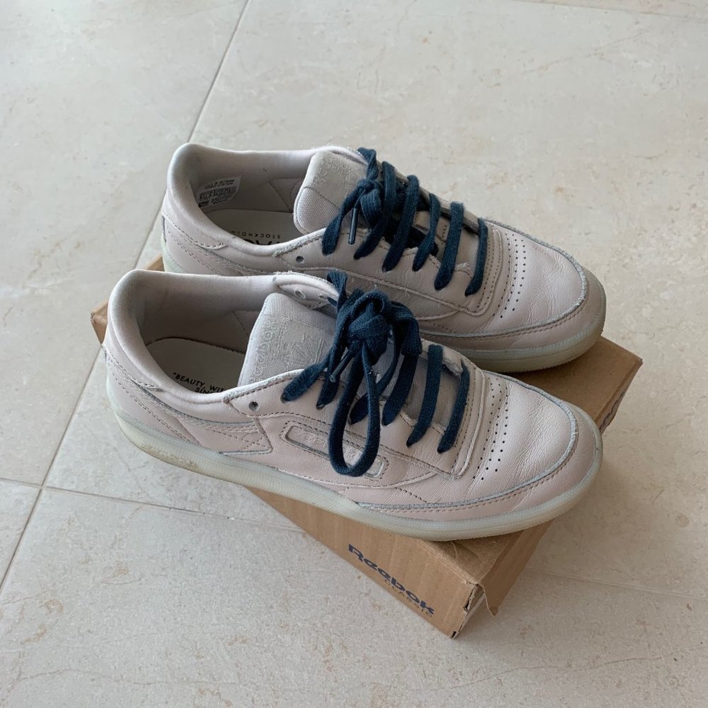 Reebok Classics - Picture 2 of 5